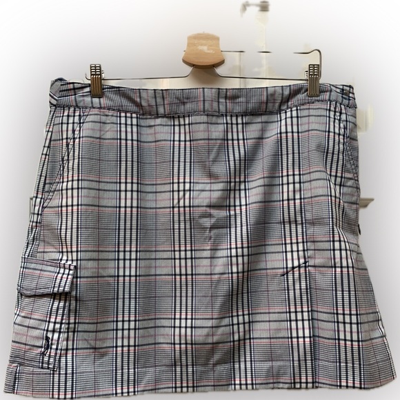 IZOD Golf Skort Cool FX - Picture 1 of 10